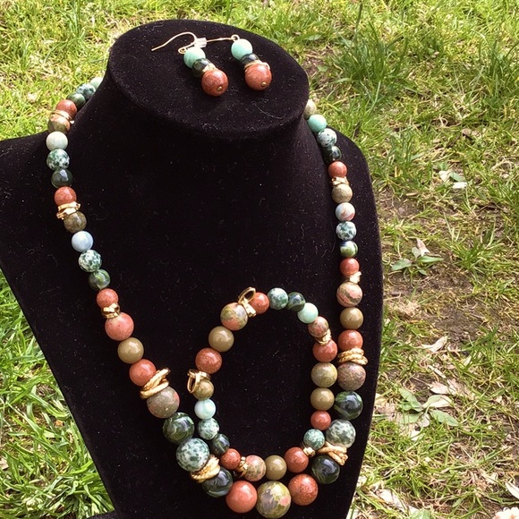 Multi-earth toned Genuine crystal set: necklace, earrings, and bracelet - Picture 1 of 3
